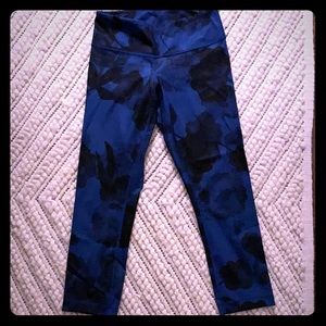 Lululemon 3/4 length floral print leggings